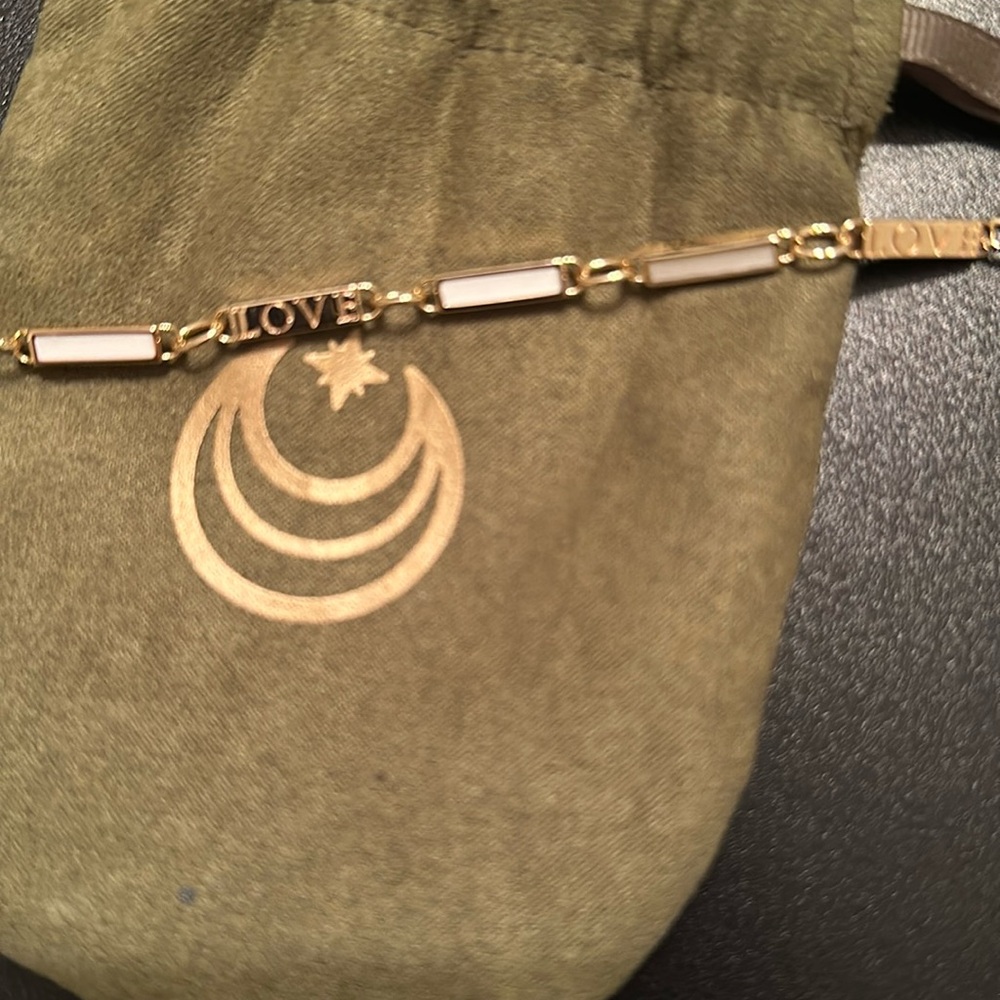 Jane Win love bracelet